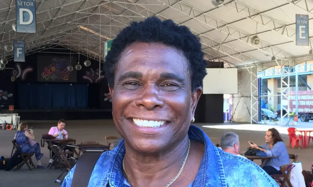 Após 50 Anos, Neguinho Da Beija Flor Anuncia último Desfile Em 2025